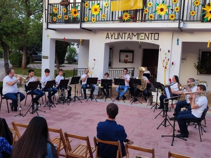 Conjunto de metales en un concierto en El Chaparral 