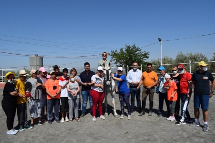 Participantes en la sesión de equinoterapia 