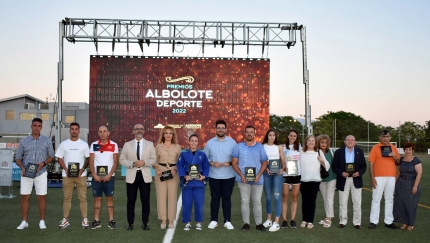 Foto de familia de todos los galardonados (J. PALMA)