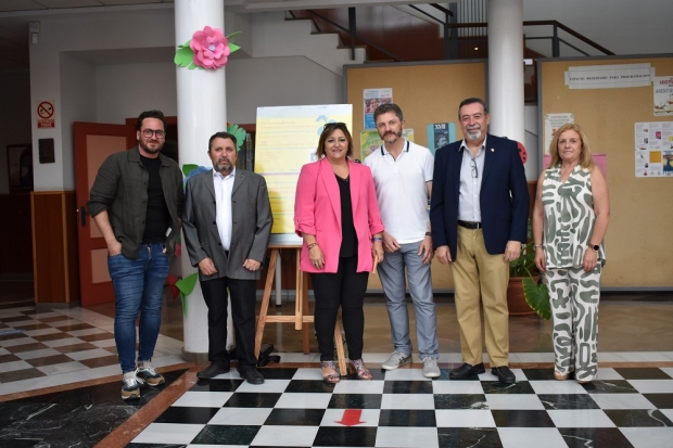 Premiados junto al dramaturgo José Moreno Arenas y a la concejala de Cultura, Toñi Guerrero 