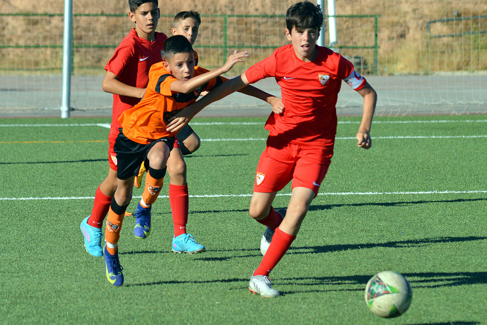 Un jugador del Sevilla FC durante la disputa de un partido (J. PALMA)