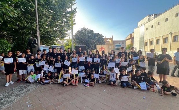 Los integrantes del Club Judo Baransu en el Parque Municipal Guaynabo (BARANSU)