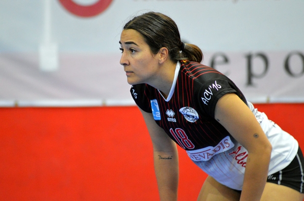 El Nevadis Albolote perdió su primer encuentro en la cancha del Voley Murcia (ARCHIVO)
