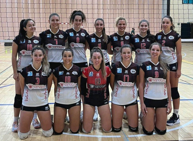 Jugadoras del Nevadis Albolote en la cancha del CV Collado Villalba (ALBOLOTE CV`16)