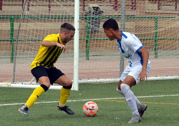 El FC Cubillas perdió en casa ante el Mijas Las Lagunas (J. PALMA)