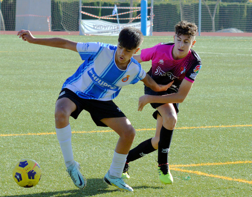 El equipo infantil de Primera Andaluza doblegó al Arenas, líder de la categoría (J. PALMA)