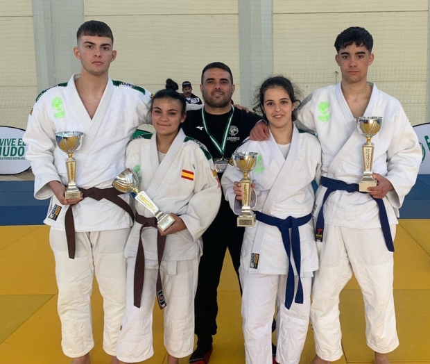 Equipo cadete del club Baransu en el Trofeo Internacional Colombino (BARANSU)