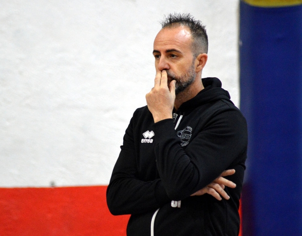 Esteban Férriz, entrenador del Nevadis Albolote, durante un partido (J. PALMA)