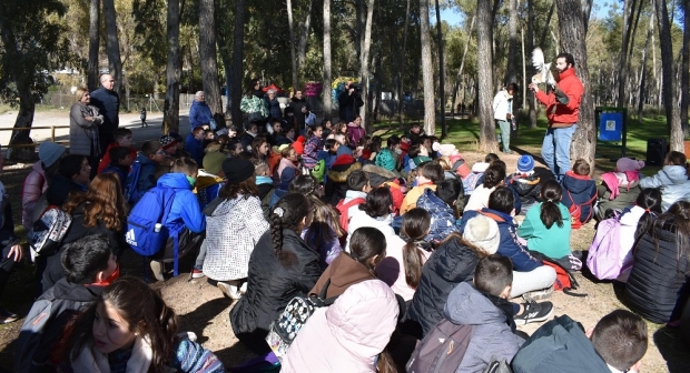 Un grupo de niños y niñas participantes en la actividad