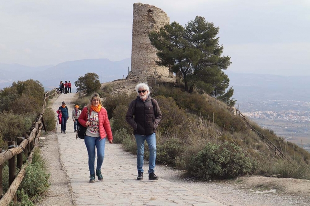 Senderistas por la zona de la Atalaya de Albolote.