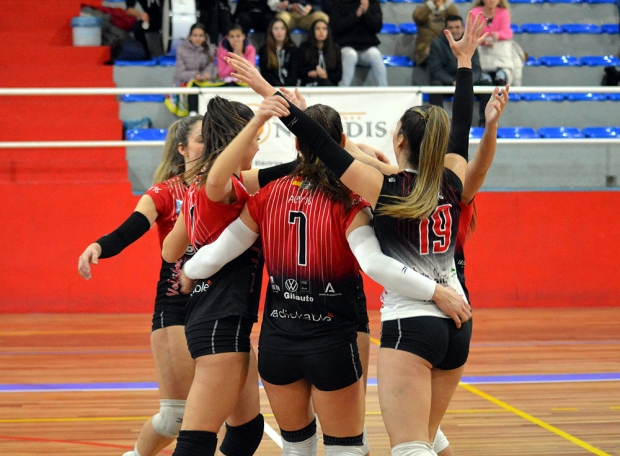 Las alboloteñas ganaron a domicilio al Universidad de Granada (J. PALMA)