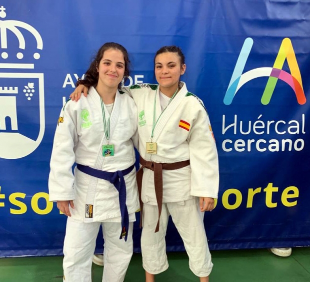 Natalia Fernández, a la derecha, junto a Ana García en la cita de Huercal (CLUB JUDO BARANSU)