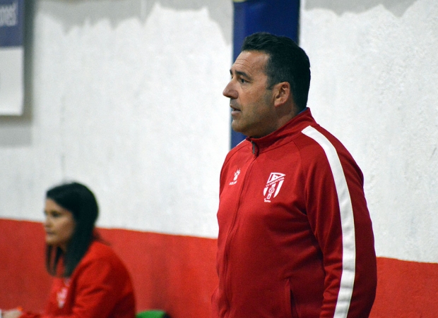 Ramón Balboa, entrenador del Albolote Herogra, durante un partido (J. PALMA)