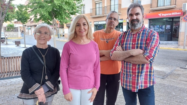 Candidata de la lista de Podemos, Juliet W. Nieto junto a otros candidatos 