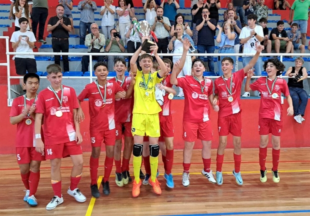 Los jugadores del EAH Almagro Albolote celebran el título copero (ALBOLOTE FUTSAL)