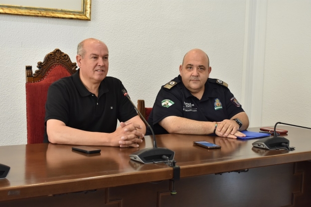 El concejal del área de Protección Civil, Jose Miguel Rodríguez y el coordinador de Protección Civil, David Rama 