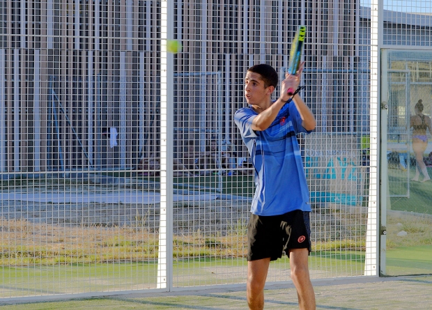 Óscar Linares, vencedor en Tercera categoría, en un momento de la final (J. PALMA)