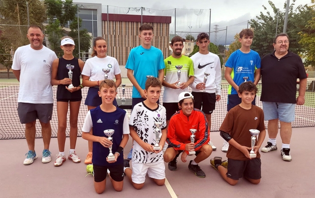 Foto de familia de los ganadores del Torneo Trovador de Albolote 