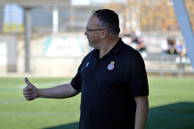 Javier Salguero, entrenador del equipo juvenil A del Español Albolote (J. PALMA)