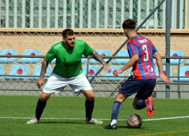 Una acción del partido jugado por el CF Imperio en el campo del filial del Vandalia (J. PALMA)