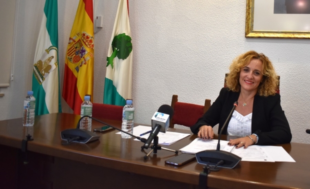 La portavoz del equipo de gobienro (PP) Marta Nievas en rueda de prensa