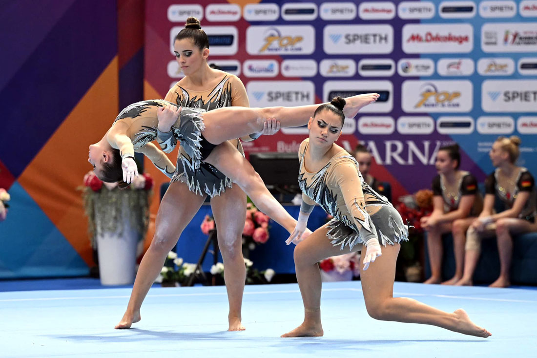 Rocío Yepes, a la derecha, durante su participación en el Campeonato de Europa de Gimnasia (RFEG)
