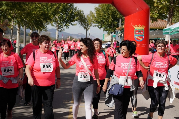 Mujeres llegando a la meta 