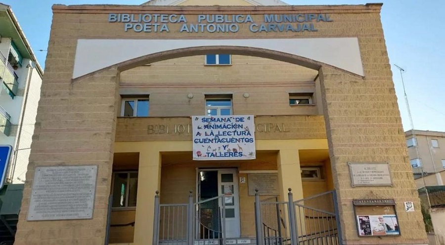 Fachada de la biblioteca municipal de Albolote