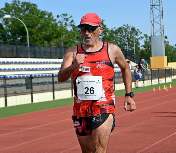 Paco Cortijo, nuevo presidente del club Atletismo Albolote, durante una prueba de Marcha