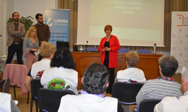 La concejal de Medio Ambiente, Rosario Ramírez, presentó las jornadas sobre eficiencia energética 