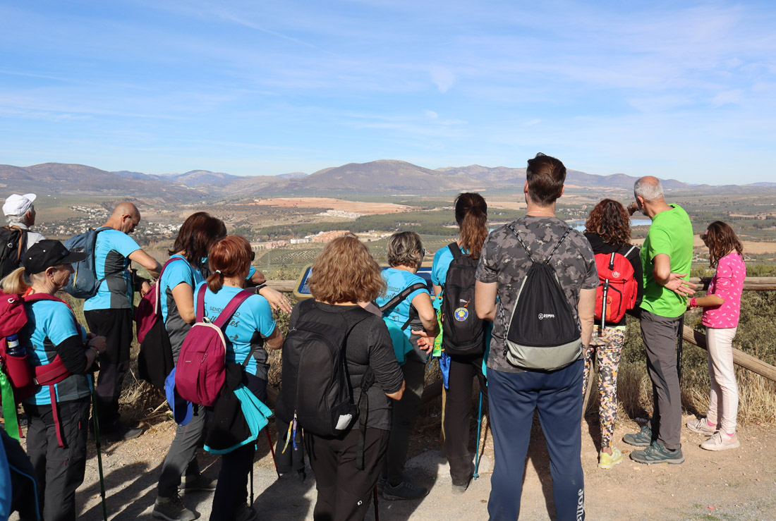 La ruta deparar� preciosas vistas sobre la Vega y la comarca de los Montes Orientales.