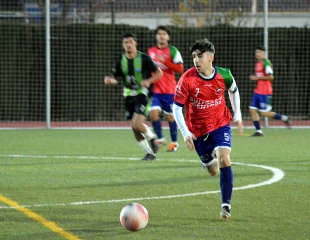 Dámaso, jugador del CF Imperio, en el último encuentro de liga ante el CD Deifontes (J. PALMA)