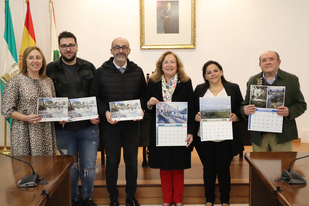 Representantes municipales y de la Fundación Carvajal durante la presentaicón del nuevo calendario