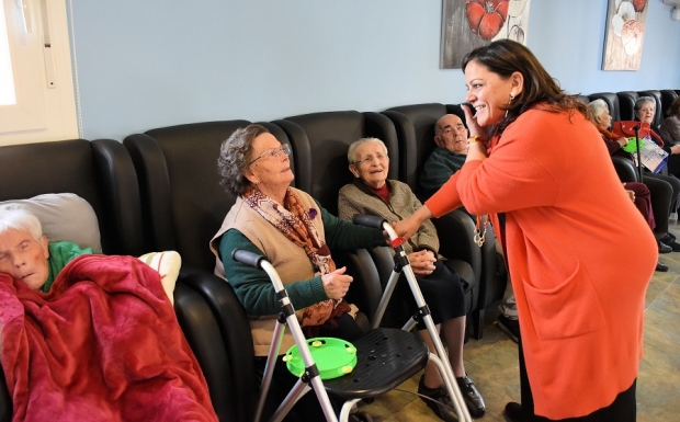 Visita de la concejal de Fiestas , Ingrid Pérez, a Catedi 