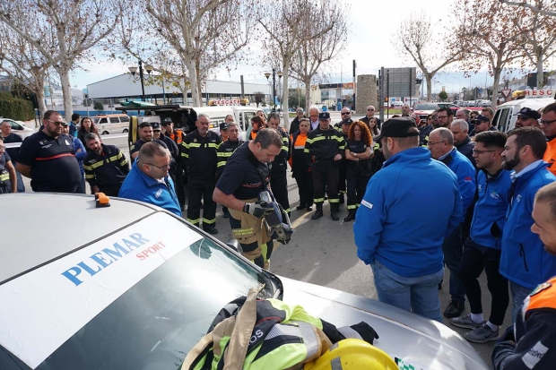 Varios momentos del simulacro de rescate a un piloto de rallye.