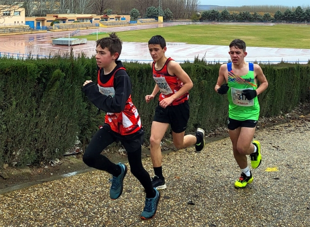 Alejandro Amezcua y Alfonso Jiménez en un momento de la prueba en Guadix (CLUB ATLETISMO ALBOLOTE)