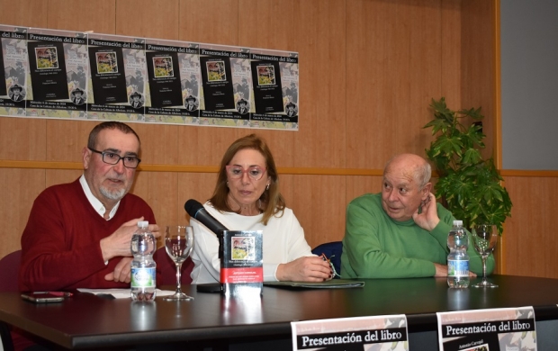 Presentación de la antología poética del poeta de Albolote, Antonio Carvajal 
