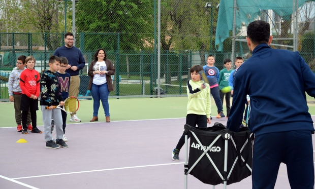 Juan José Martínez e Ingrid Pérez visitan el Campus Deportivo de Semana Santa (J. PALMA)