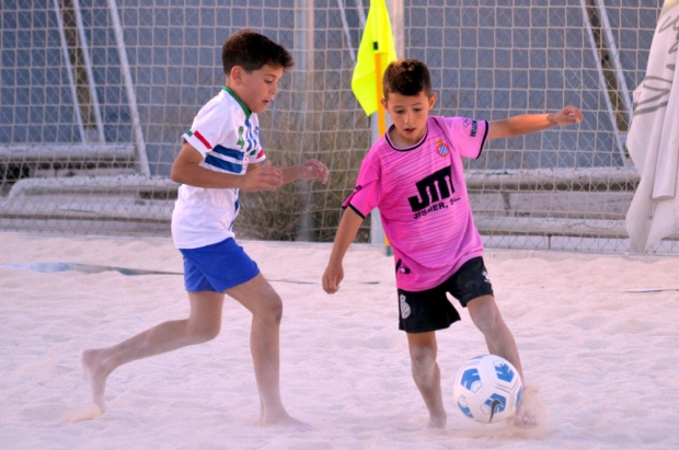 El campo de fútbol playa de Albolote vuelve a ser la sede de las Copas provinciales (J. PALMA)