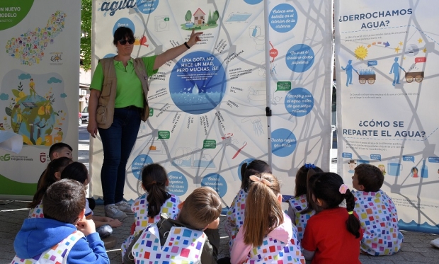 Alumnado del colegio Lucilo Carvajal participó en las actividades del día de la tierra