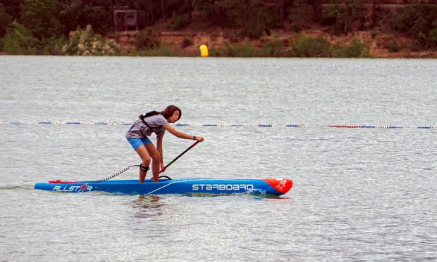 Una de las participantes en la prueba del pasado sábado en el Embalse del Cubillas (UGR)