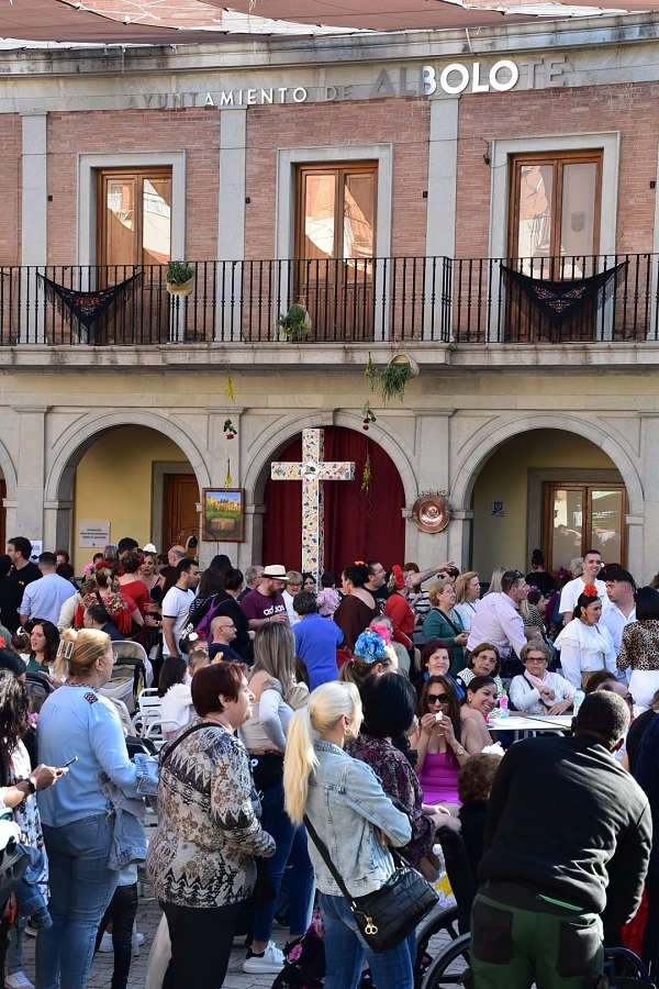 Celebración del fin de semana de la Cruz en la plaza de España