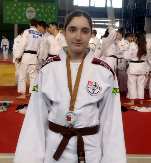 Haidé Ferri con la medalla de bronce (CLUB BLAS GONZÁLEZ)