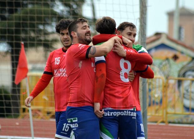 Los jugadores del CF Imperio celebran un gol esta temporada (J. PALMA)