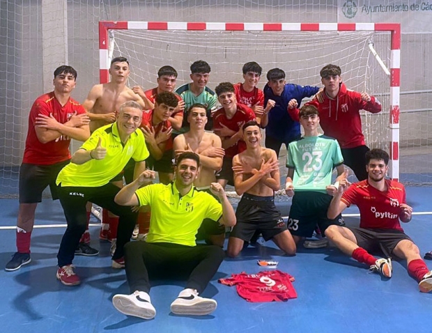 Los jugadores del Albolote Pyltin celebran el ascenso en Cádiz (ALBOLOTE FUTSAL)