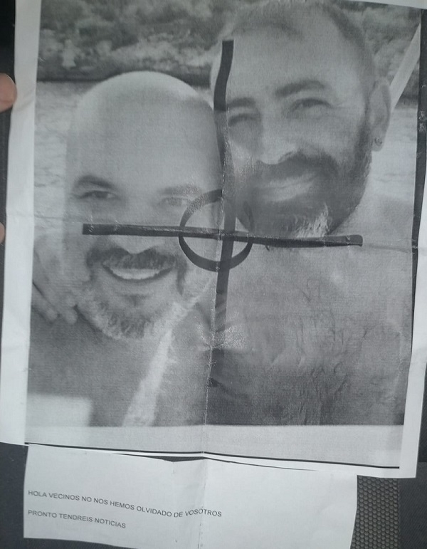 Carta recibida con la foto de las vícitmas del ataque homófobo  