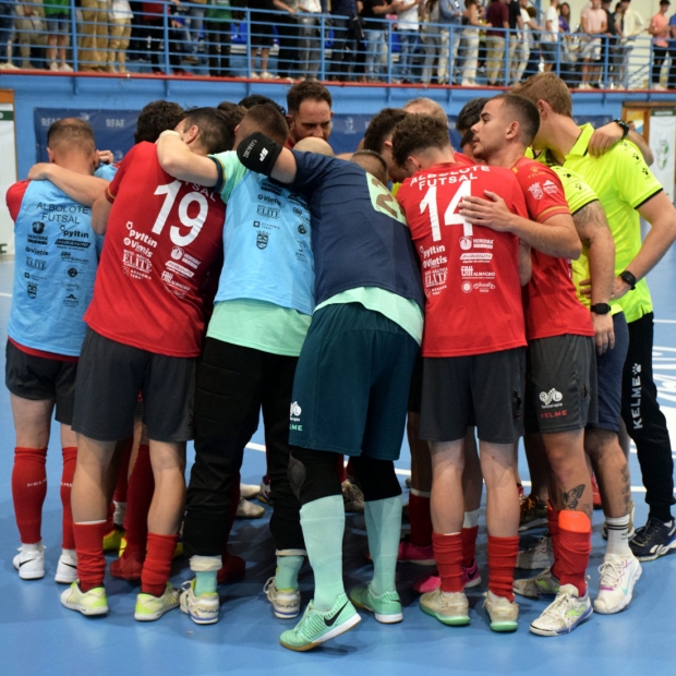 Los jugadores del Albolote Herogra en la final ante CD Malacitano (ALBOLOTE FUTSAL)