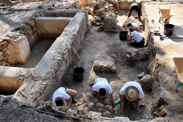 Trabajos de excavación en la Villa del Canal