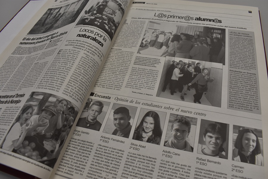 El periódico Albolote Información dio cuenta de la llegada de los primeros trescientos alumnos al IES Aricel, el 18 de febrero del año 2000. El periódico Albolote Información dio cuenta de la llegada de los primeros trescientos alumnos al IES Aricel, el 18 de febrero del año 2000.