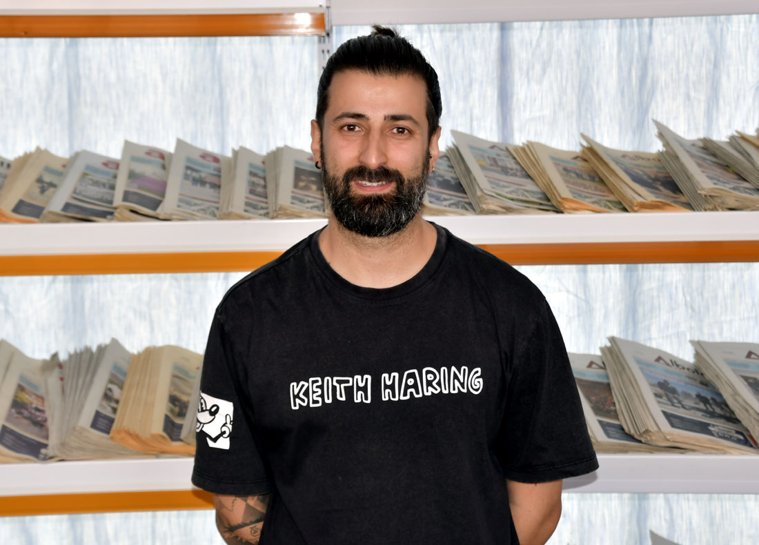 Diego Valero, nuevo entrenador del CF Imperio, posa en la redacción de Albolote Información (J. PALMA) Diego Valero, nuevo entrenador del CF Imperio, posa en la redacción de Albolote Información (J. PALMA)